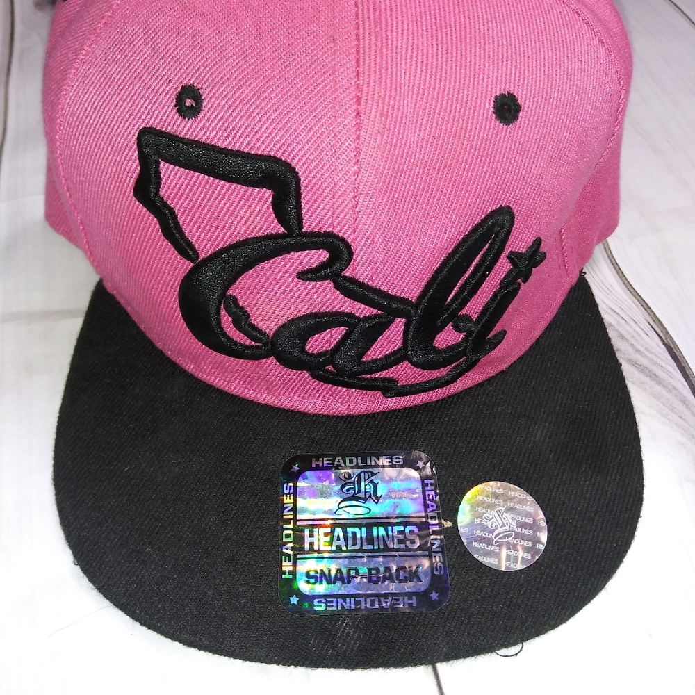 Headlines pink snap back flat top hat